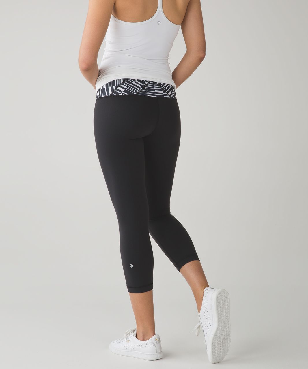 Lululemon Wunder Under Crop III - Black / Ying Yang Stripe White Black