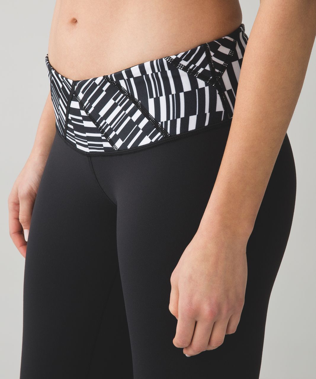 Lululemon Wunder Under Crop III - Black / Ying Yang Stripe White Black - lulu  fanatics