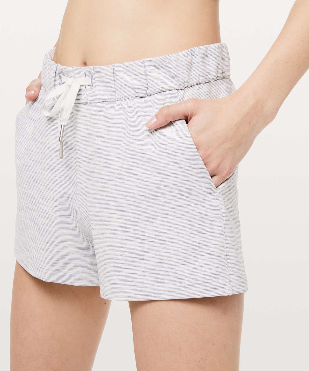 Lululemon On The Fly Short *2.5" - Wee Are From Space Nimbus Battleship