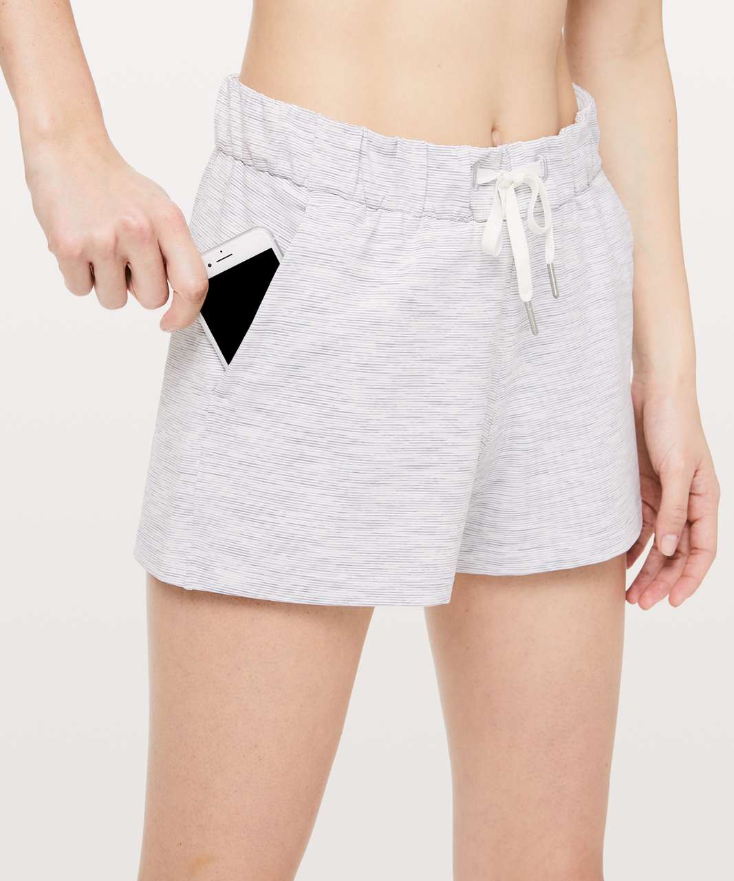 Lululemon On The Fly Short *2.5" - Wee Are From Space Nimbus Battleship