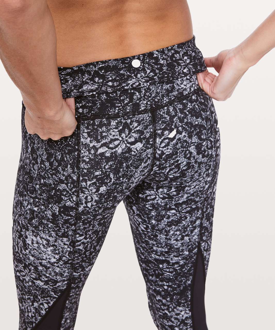 Lululemon Wunder Under Crop II (Special Edition) *Scallop 24 - Achromatize  Ice Grey Black / Black - lulu fanatics