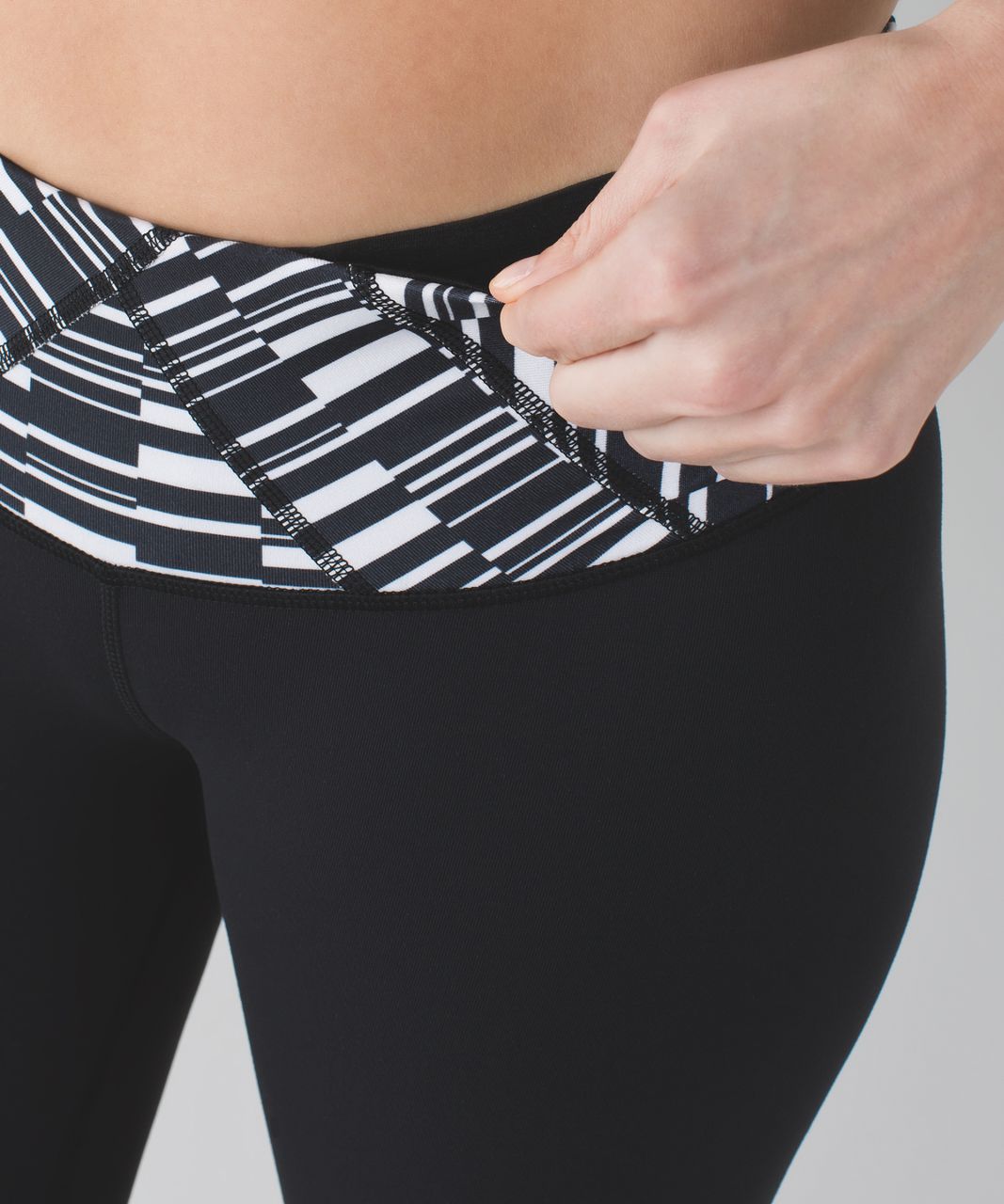 Lululemon Wunder Under Pant III - Black / Ying Yang Stripe White Black