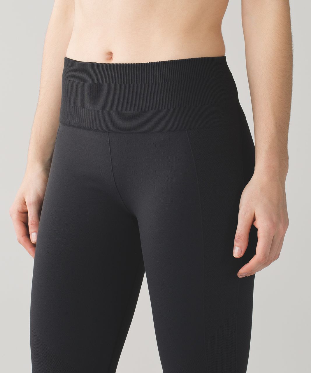 Lululemon Lululemon free to flow cropped seamless leggings size 8