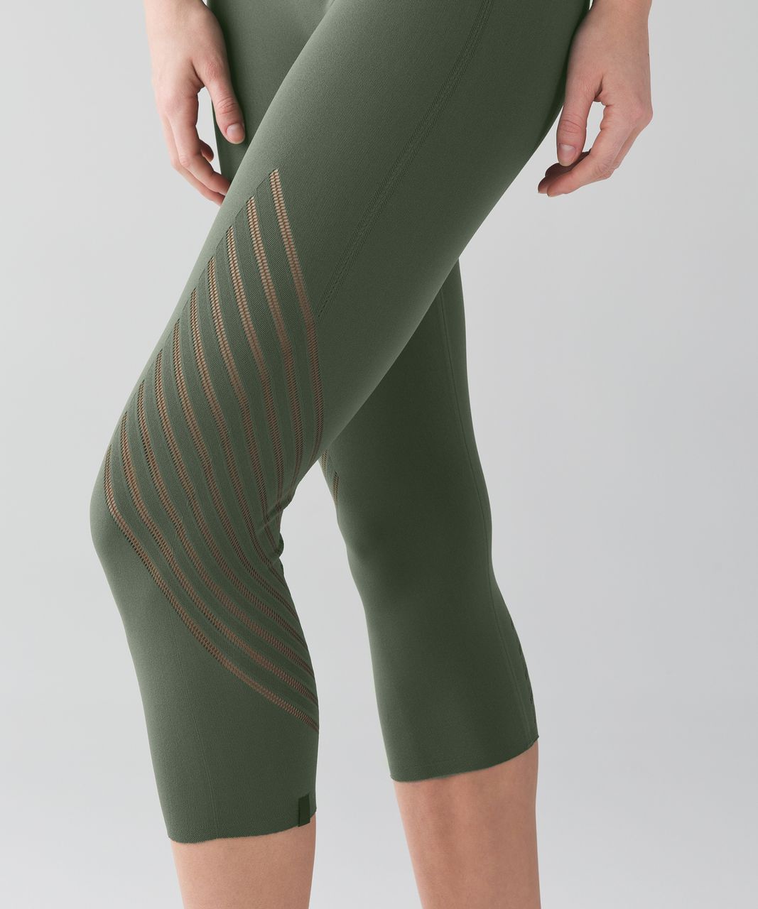 Lululemon Enlighten Crop - Fatigue Green