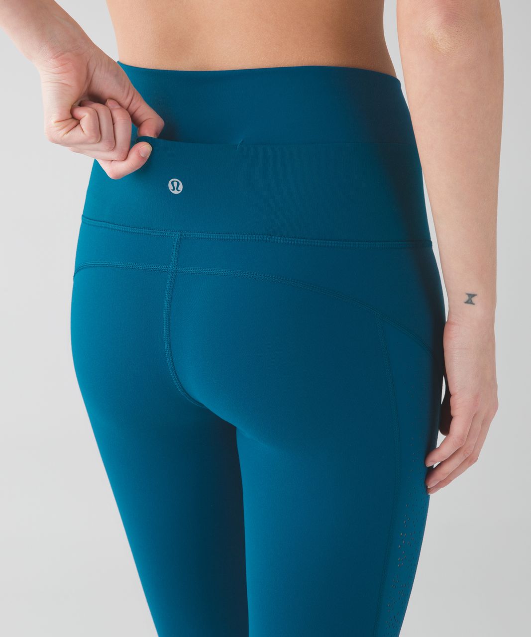 Lululemon Beyond Boundaries Crop - Tofino Teal