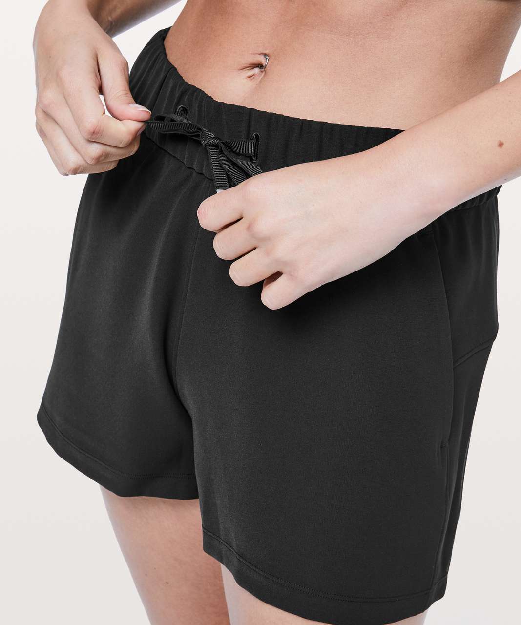 Lululemon On The Fly Short *2.5 - Black (First Release) - lulu fanatics