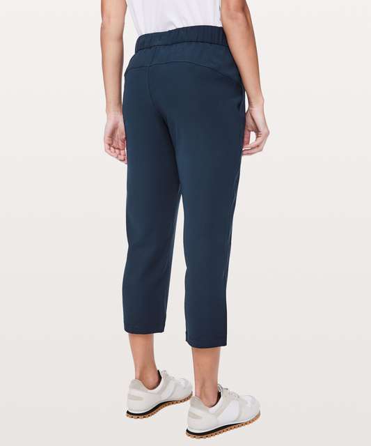 Lululemon On the Fly Crop *Woven 23 - Dark Olive - lulu fanatics