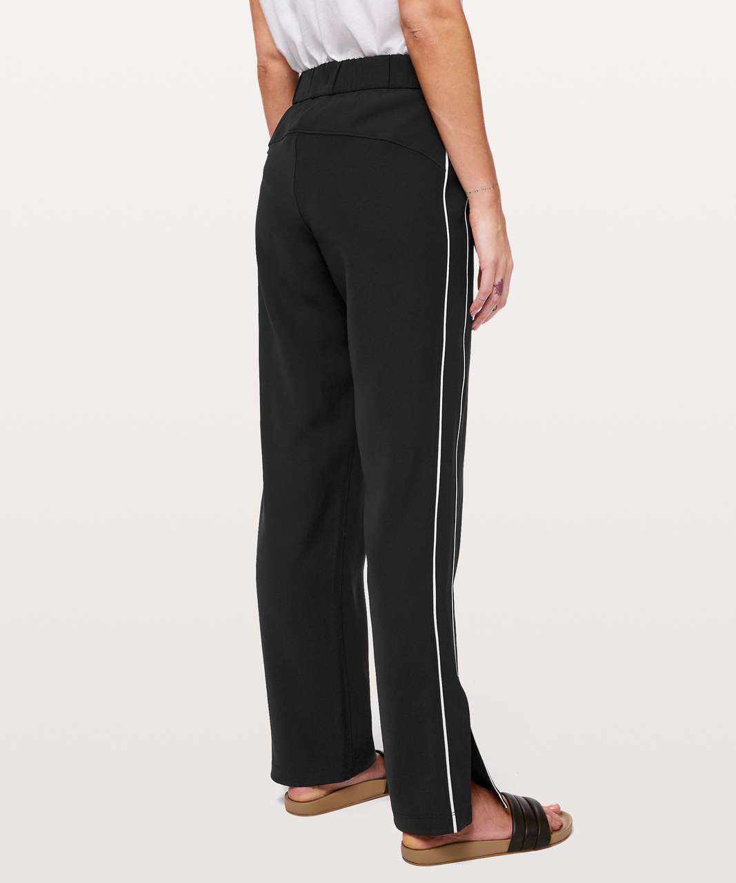 Size 8 - Lululemon On the Right Track Pant – Your Next Gem