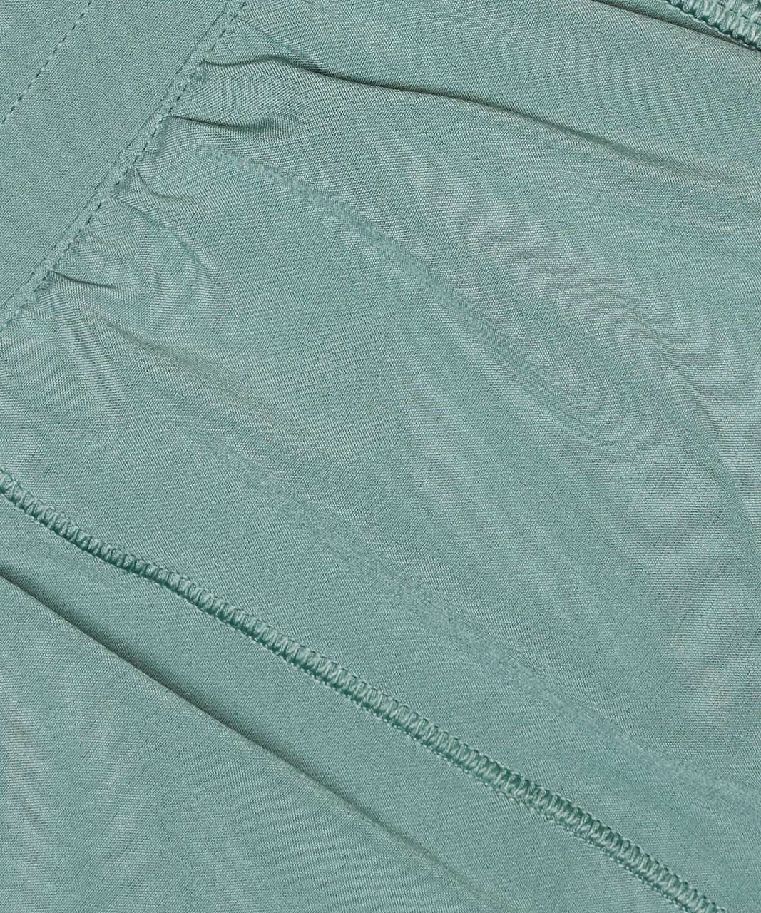 Lululemon Hotty Hot Short II *2.5" - Frosted Pine