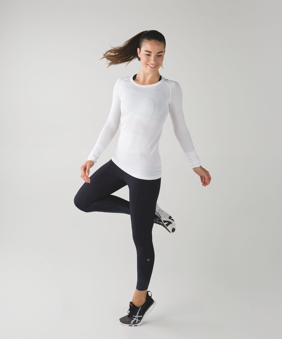 Lululemon Tight Stuff Tight II (25) - Salt Alpine White Black