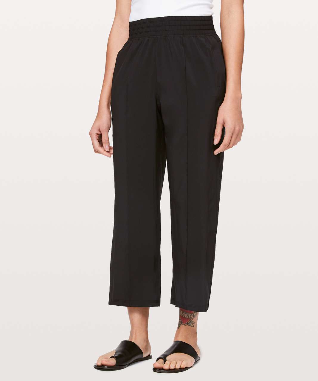 Lululemon Wanderer Cropped High Rise Jogger black size 10 in 2023