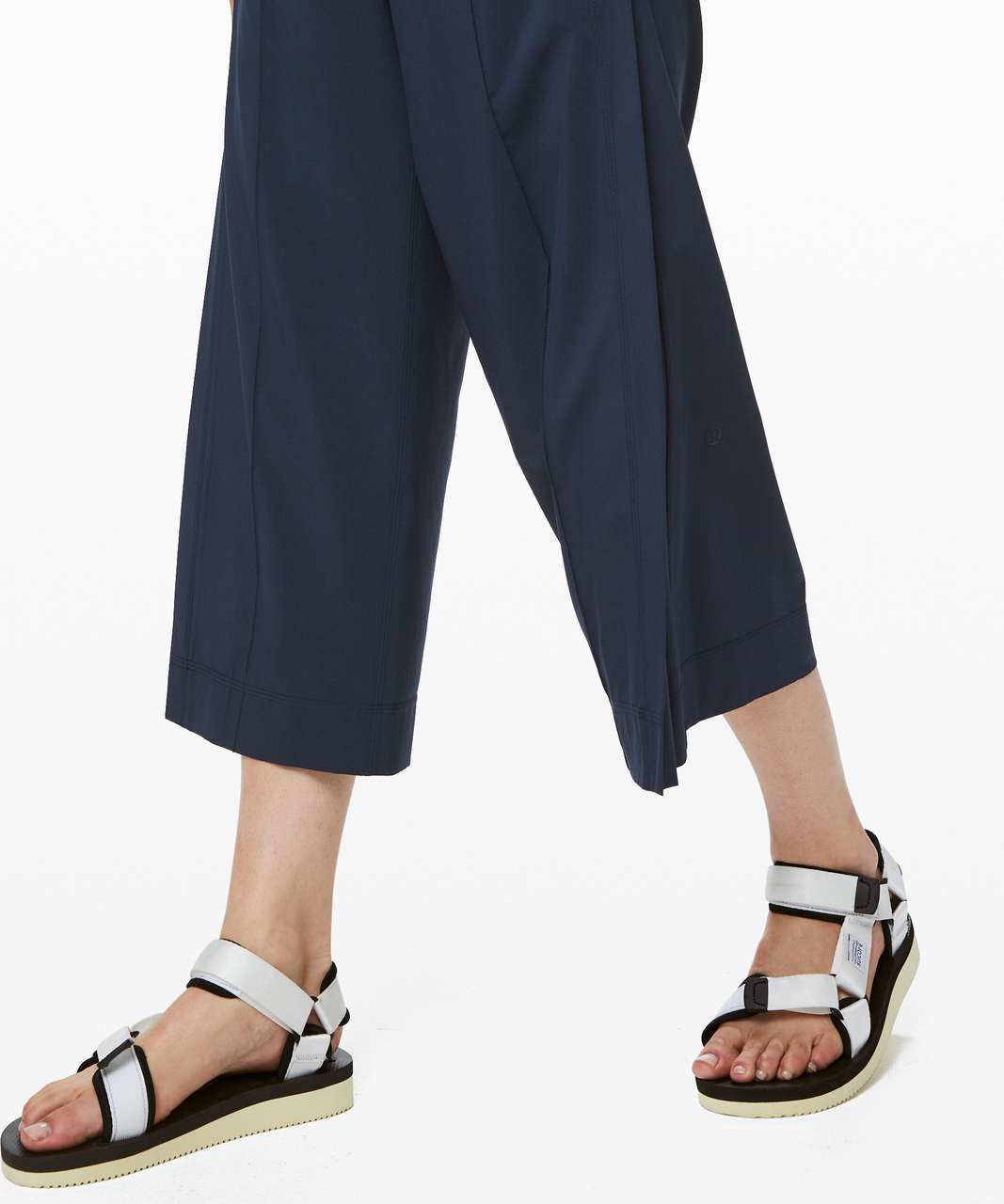 Another lulu for work outfit! Wanderer culotte in navy with the