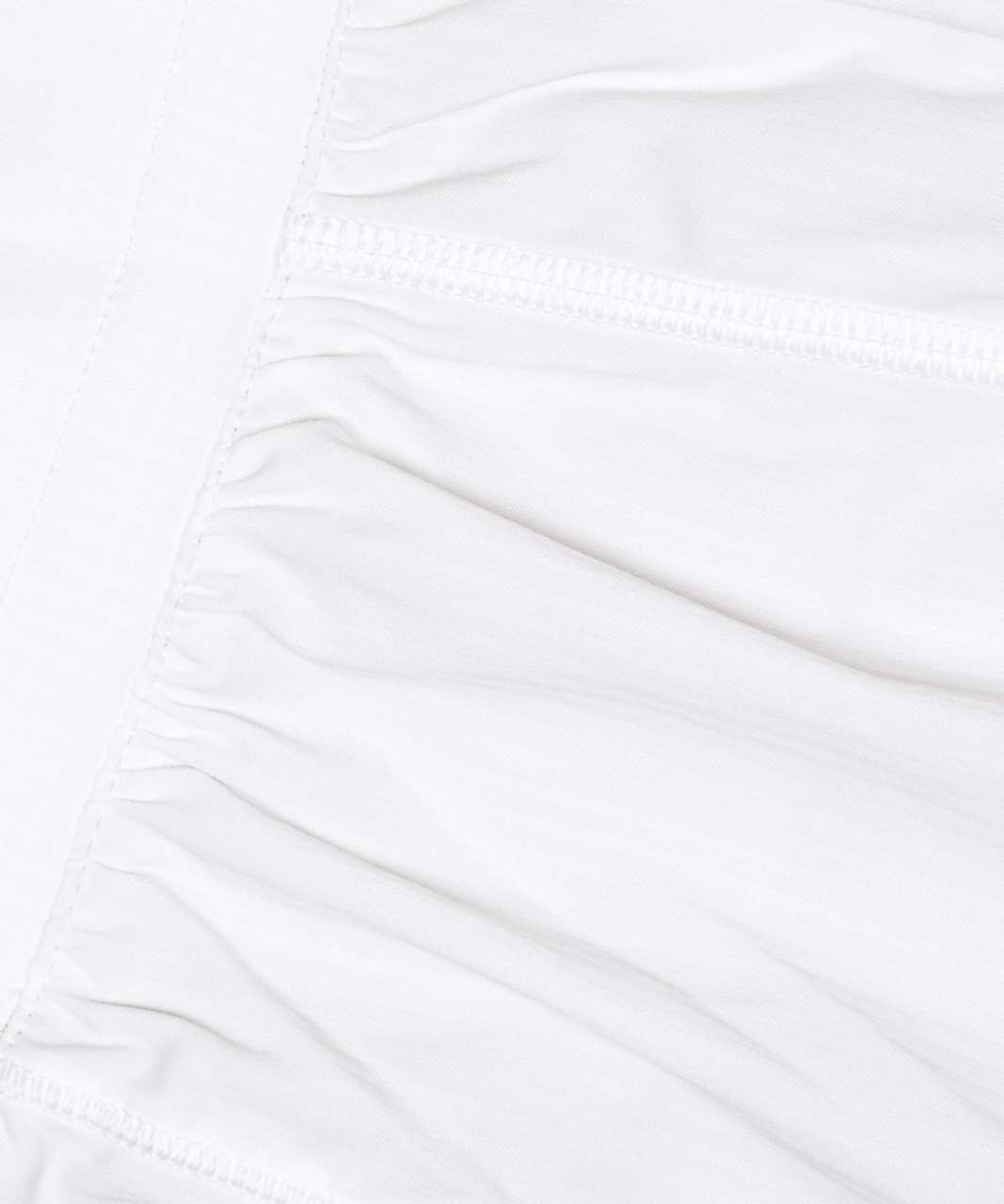Lululemon Hotty Hot Short II *2.5" - White