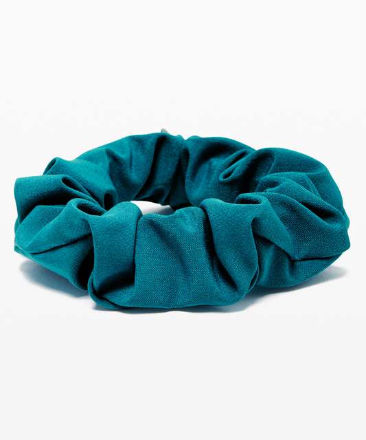 Lululemon Uplifting Scrunchie - Formation Camo Deep Coal Multi