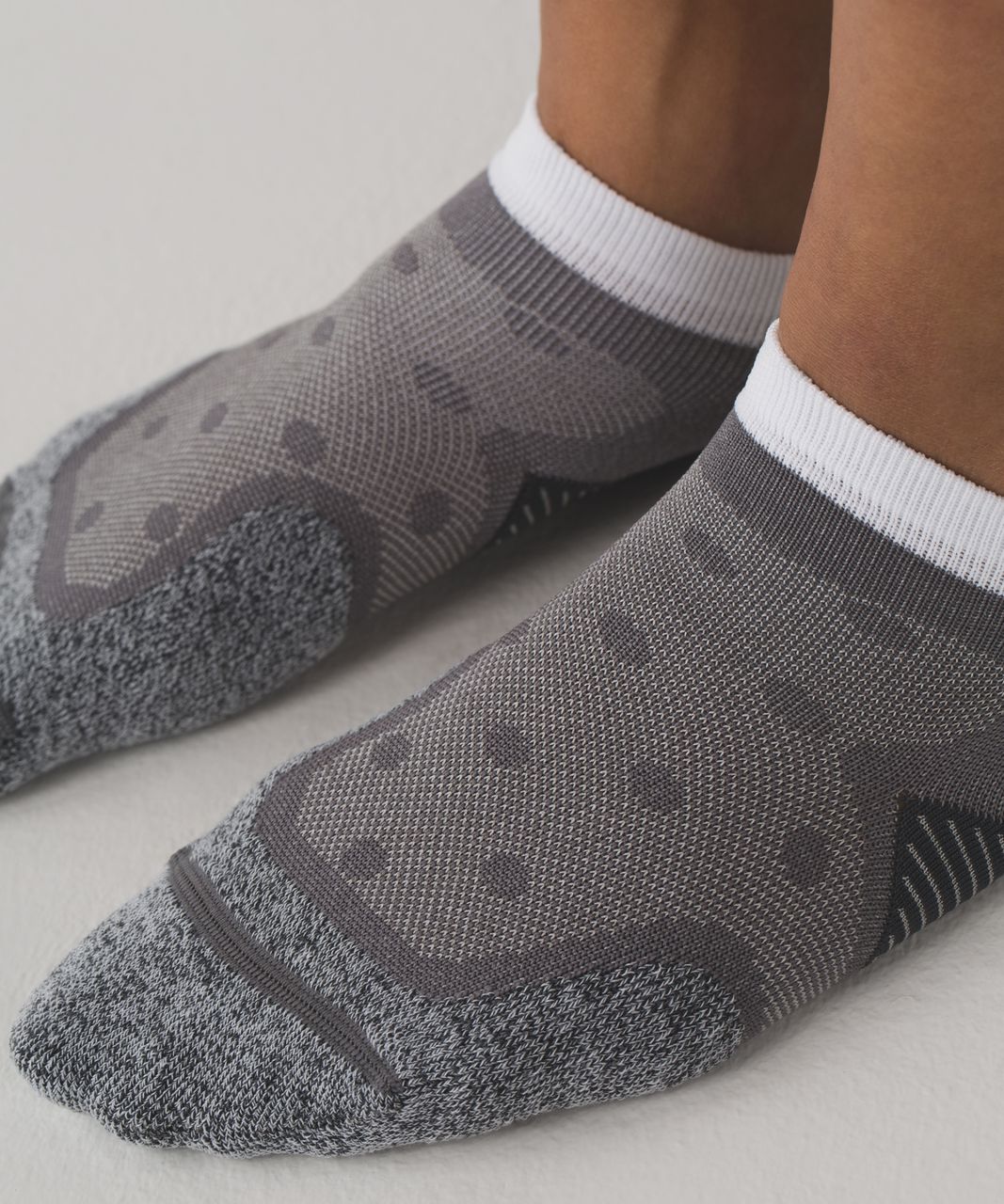 Lululemon Speed Sock *Silver - Slate / Deep Coal