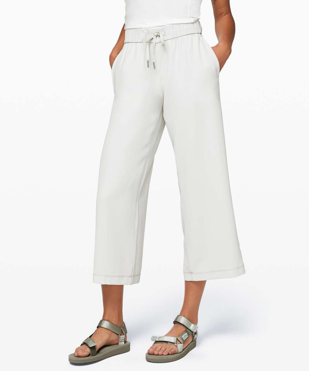 Lululemon On the Fly Wide-Leg 7/8 Pant *Woven - Silverstone - lulu