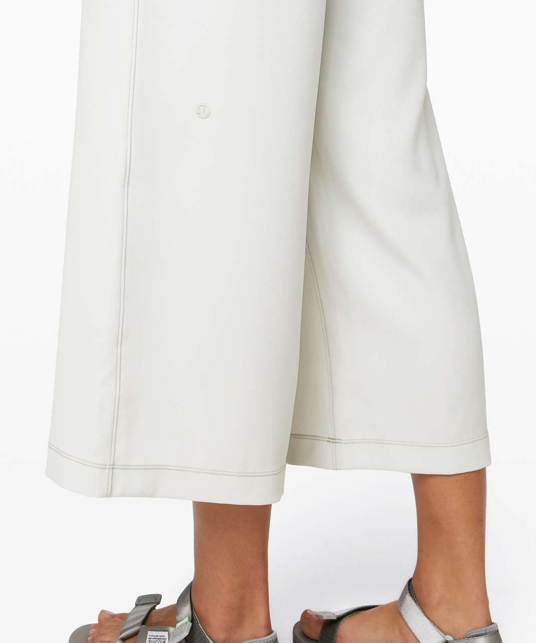 Lululemon On the Fly Wide-Leg 7/8 Pant *Woven - Silverstone - lulu