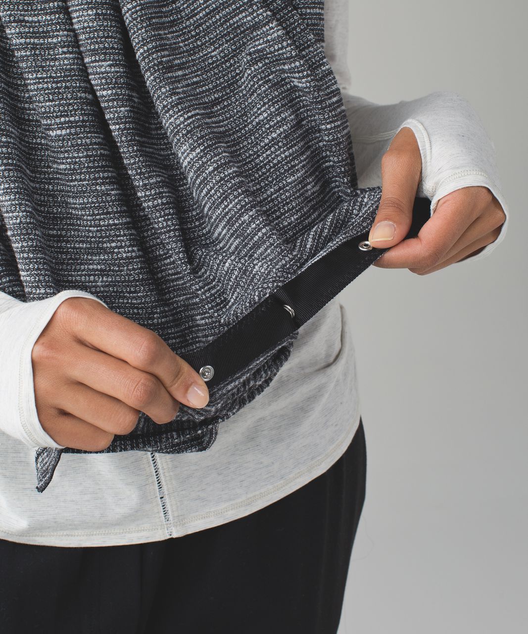 Lululemon Vinyasa Scarf - Coco Pique Black White