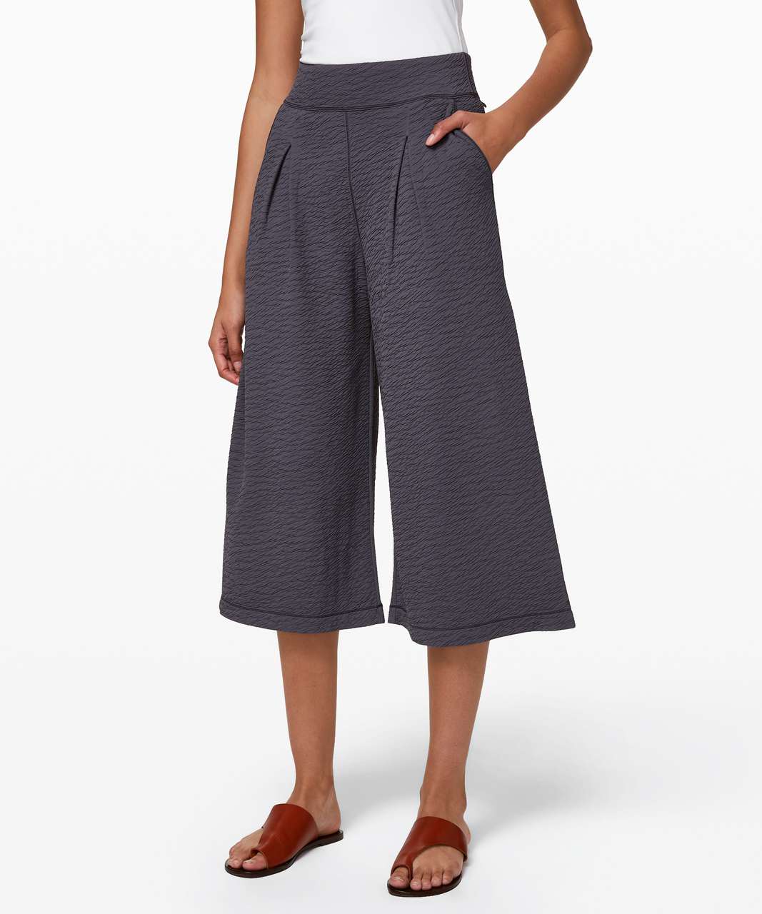 Lululemon Can You Feel The Pleat Crop - Moonwalk