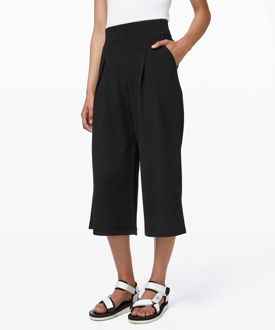 Lululemon Can You Feel The Pleat Crop - Black