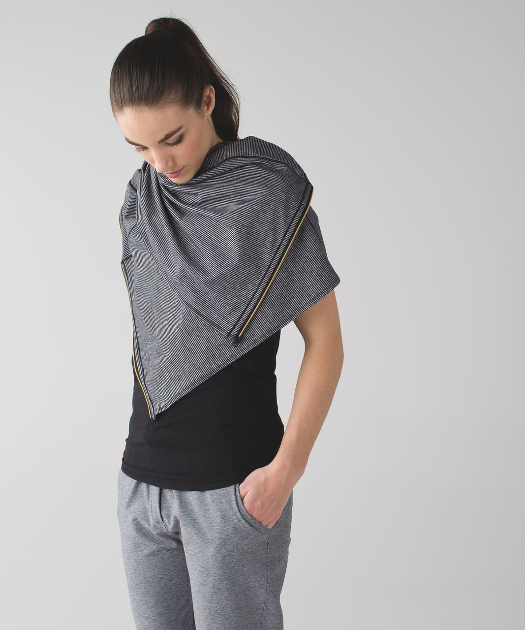 lululemon zipper scarf