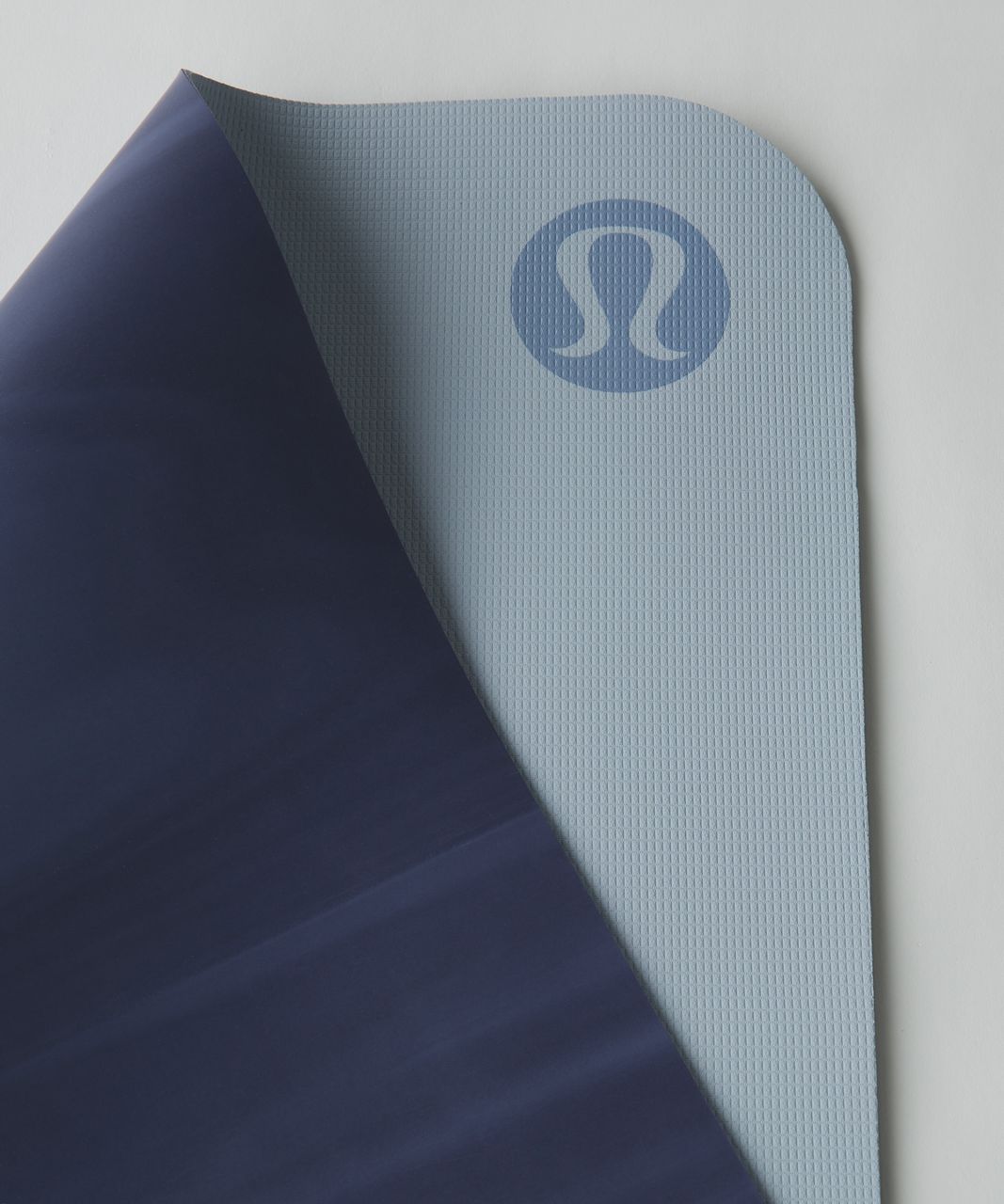 Lululemon The Reversible Mat 3mm - Hero Blue / White / Chalk - lulu fanatics