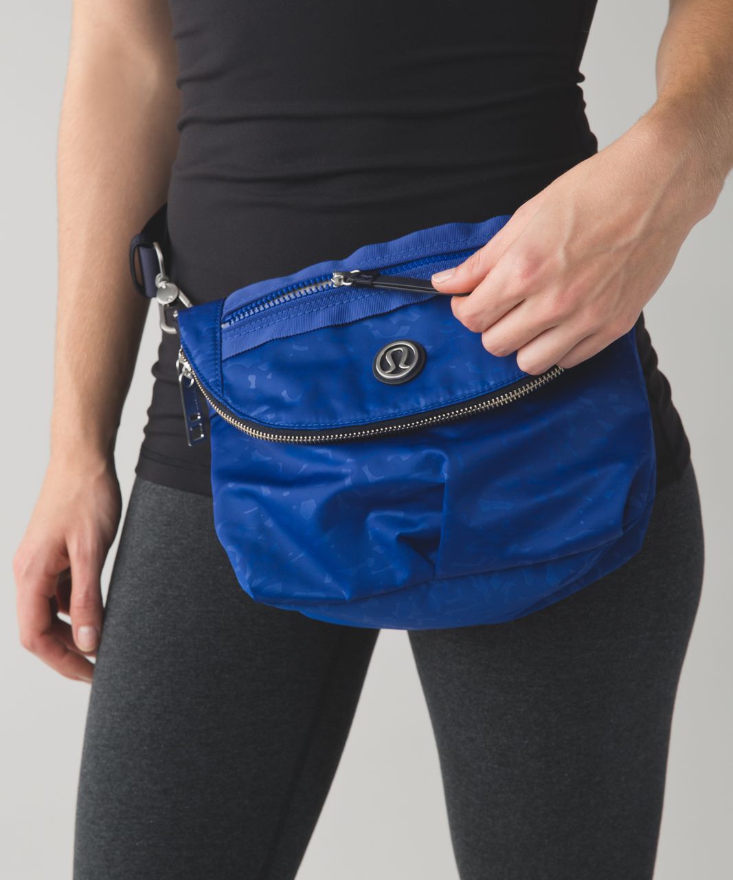 Lululemon Festival Bag - Shadow Wrap Sapphire Blue Black