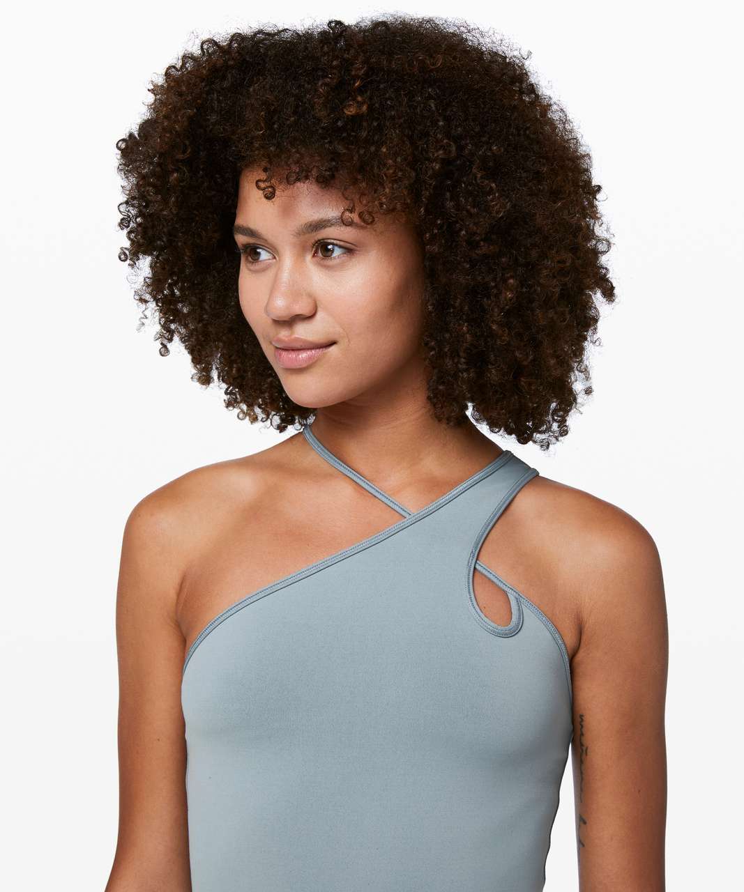 Size 6 Align tank in Chambray! I'm actually a 32C so wondering if I should  size down because of the loose fabric? And in that case does anyone want to  purchase this