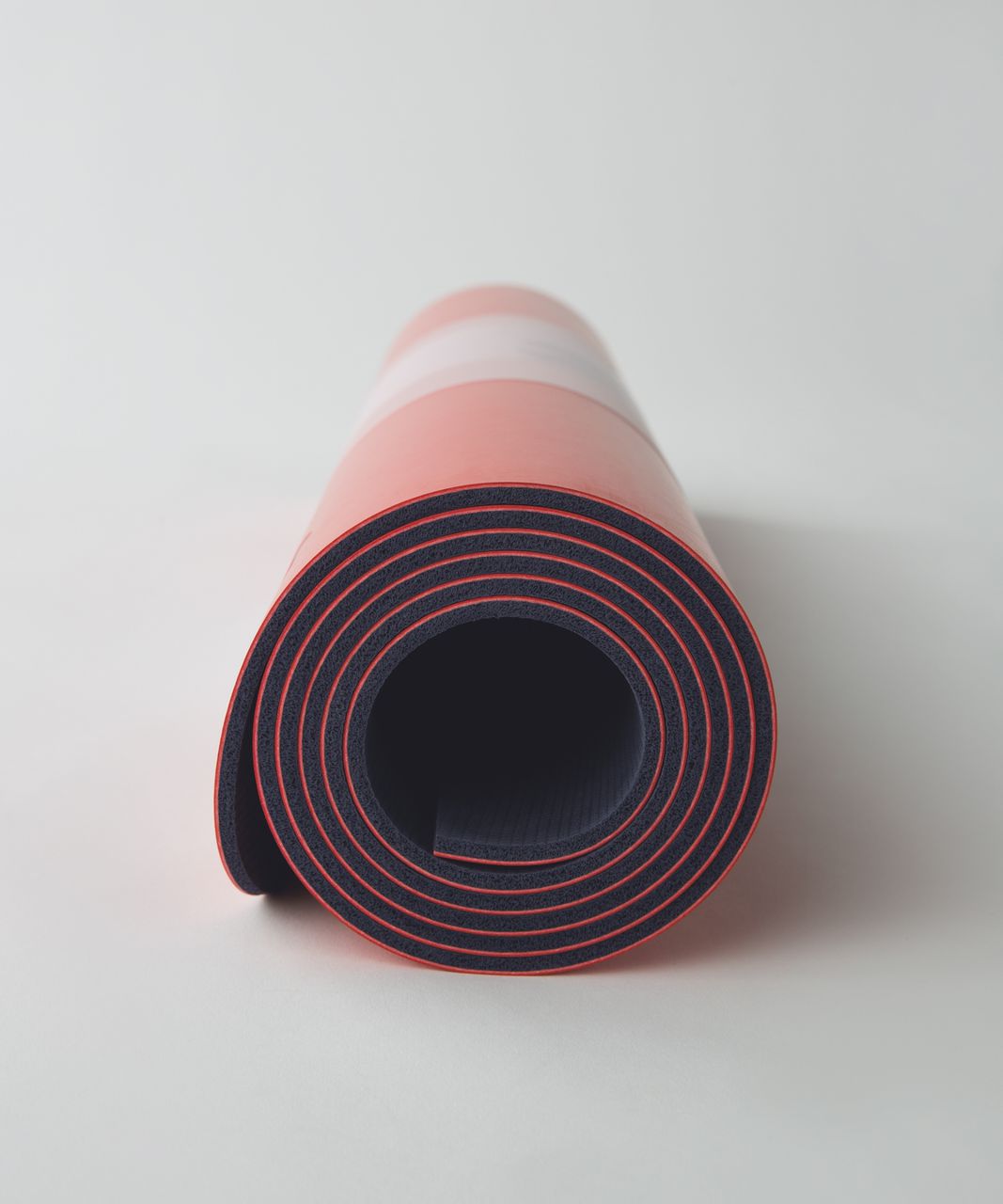 Lululemon The Reversible Mat 5mm - Alarming / Black Grape - lulu fanatics