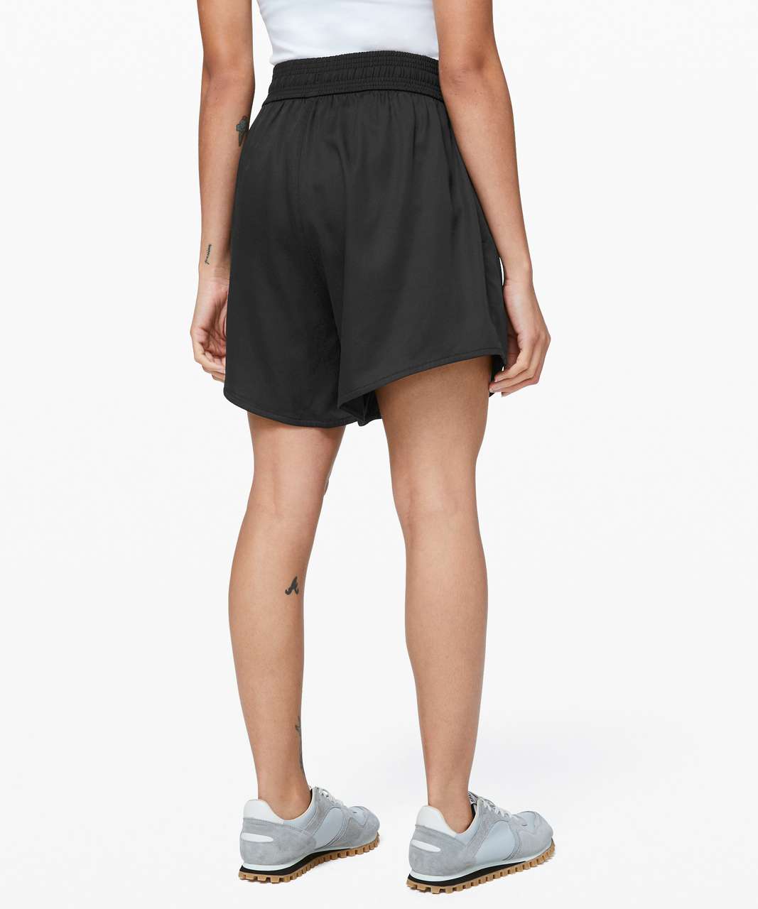 feeling femme short lululemon