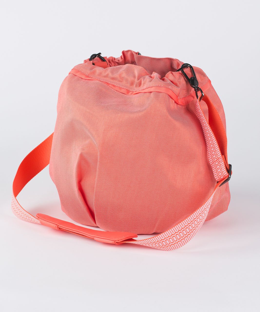 Lululemon Diversity Bag - Cape Red / White