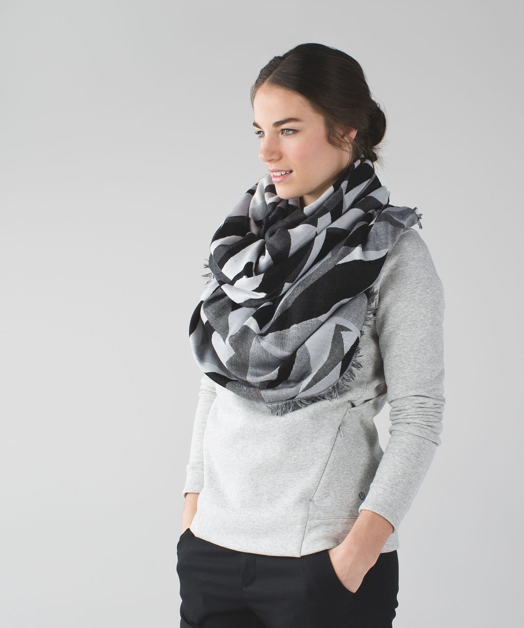 Lululemon Sit In Silence Scarf - Pretty Pyramid Silver Fox Multi