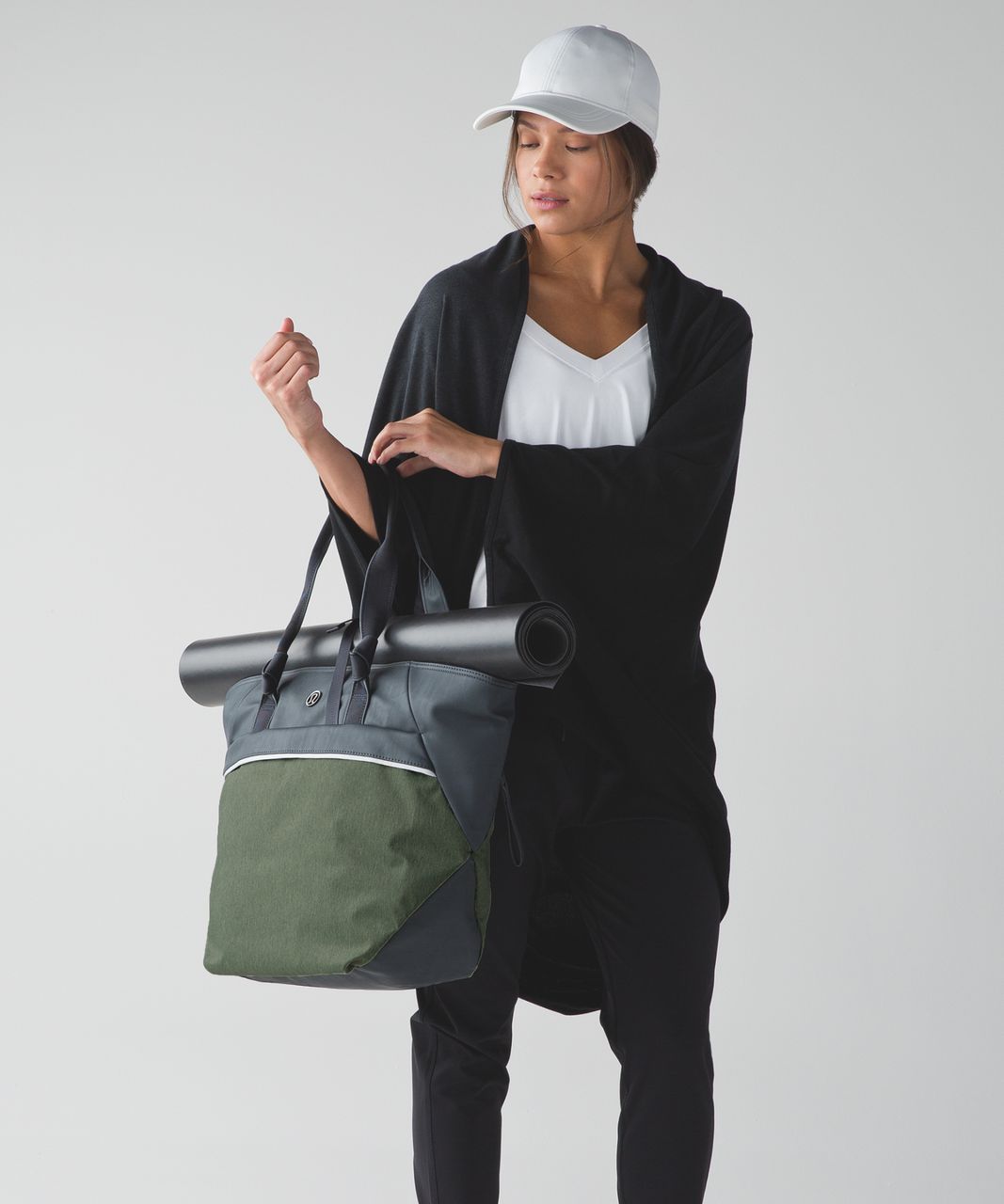 Lululemon Everything Bag - Deep Coal / Desert Olive