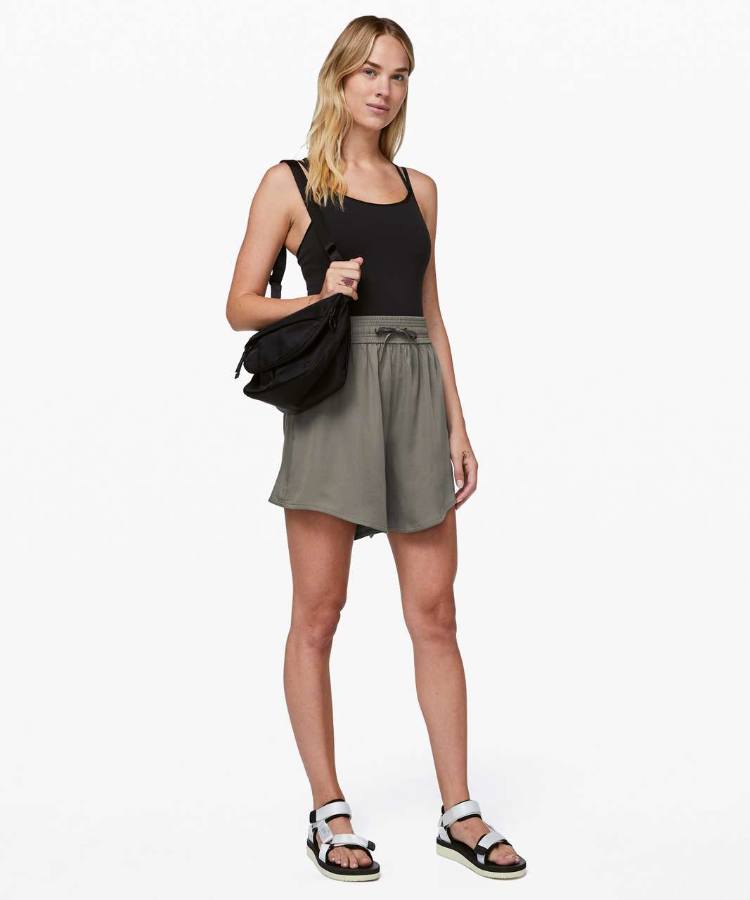 Lululemon Feeling Femme Short 5.5" - Grey Sage