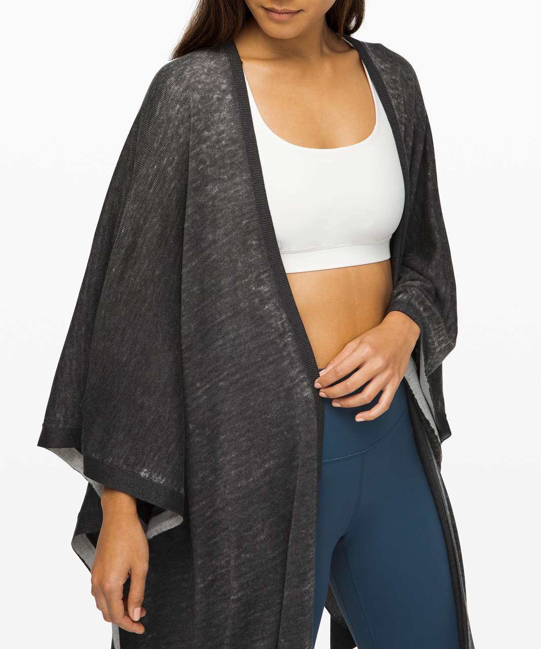 Lululemon Throw It On Wrap - Black / Alpine White