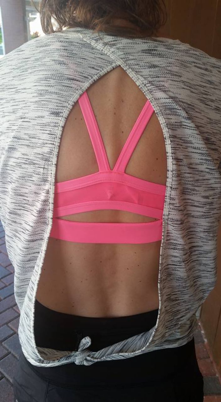 Lululemon Rise and Run Bra - Flash Light