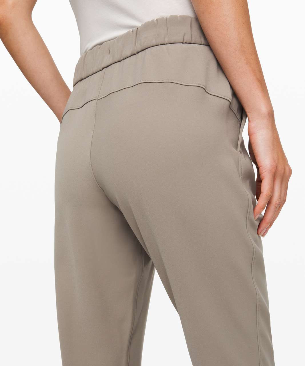 Lululemon On the Fly 7/8 Pant *Woven - Carbon Dust