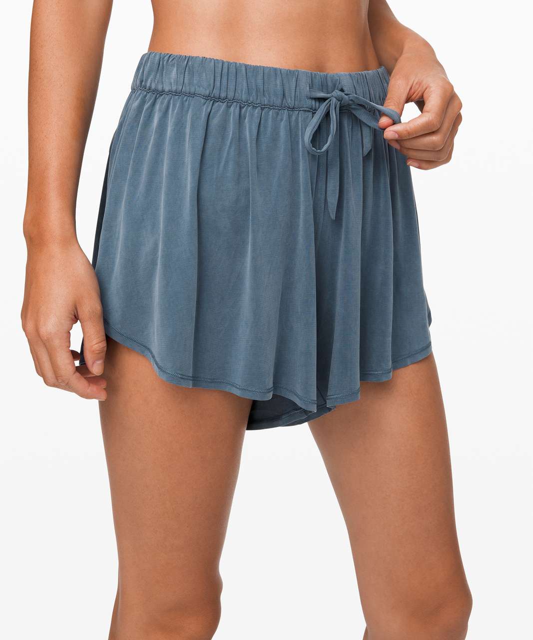 Lululemon Flow In Elegance Short 4.5" - Code Blue