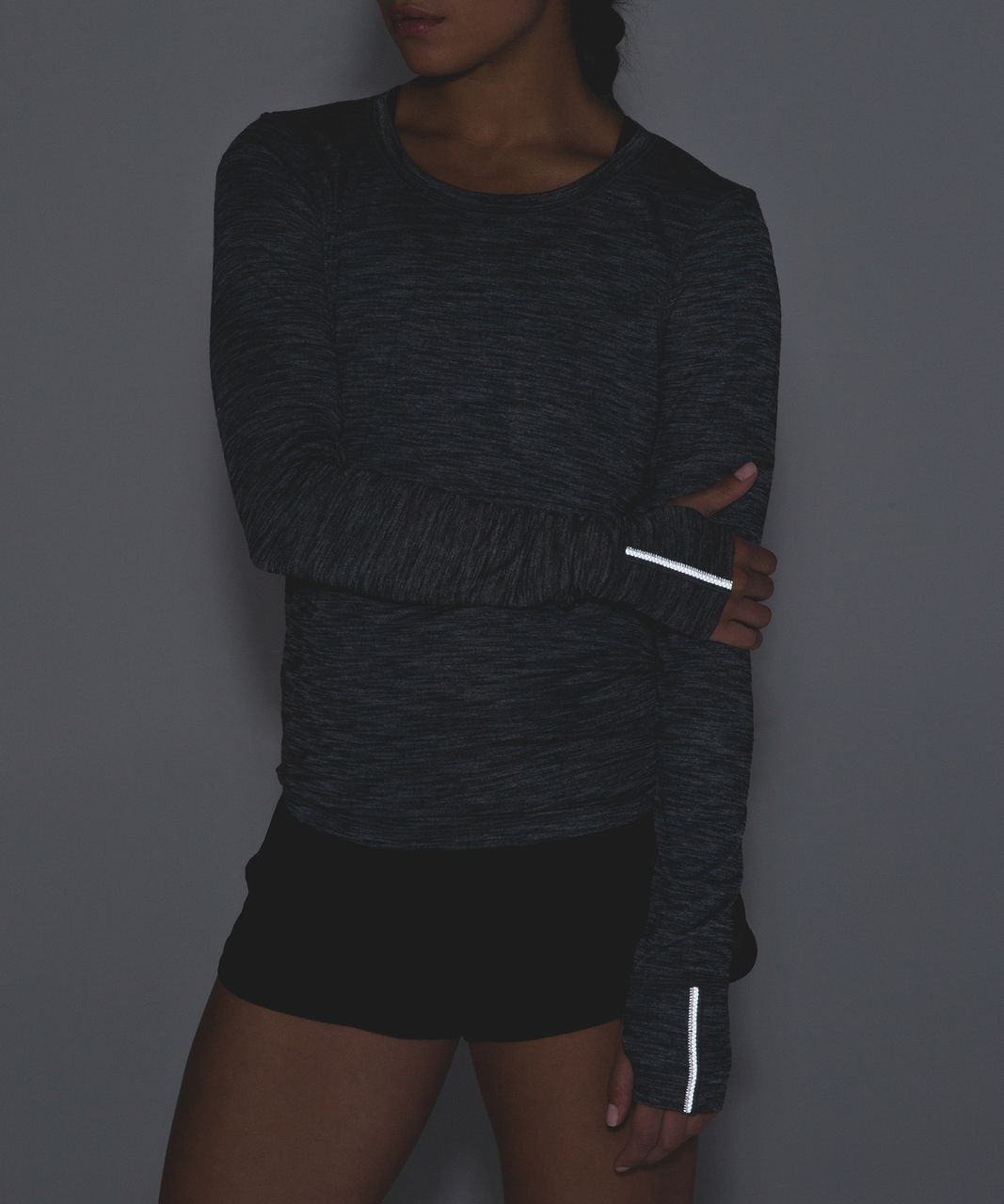 Lululemon Beat The Heat Long Sleeve - Heathered Black