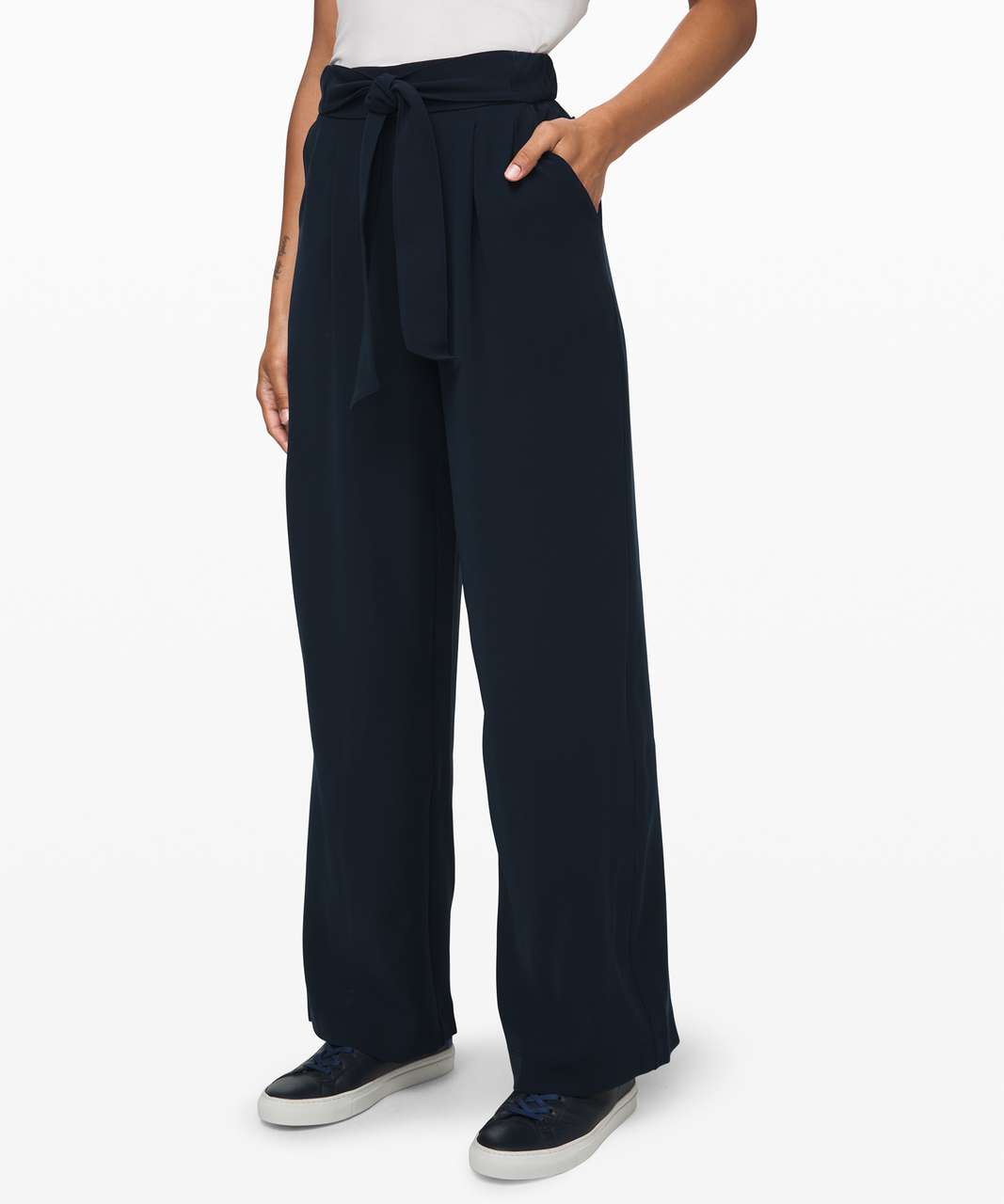 Lulu Tailored Pant in Navy, Leina and Fleur