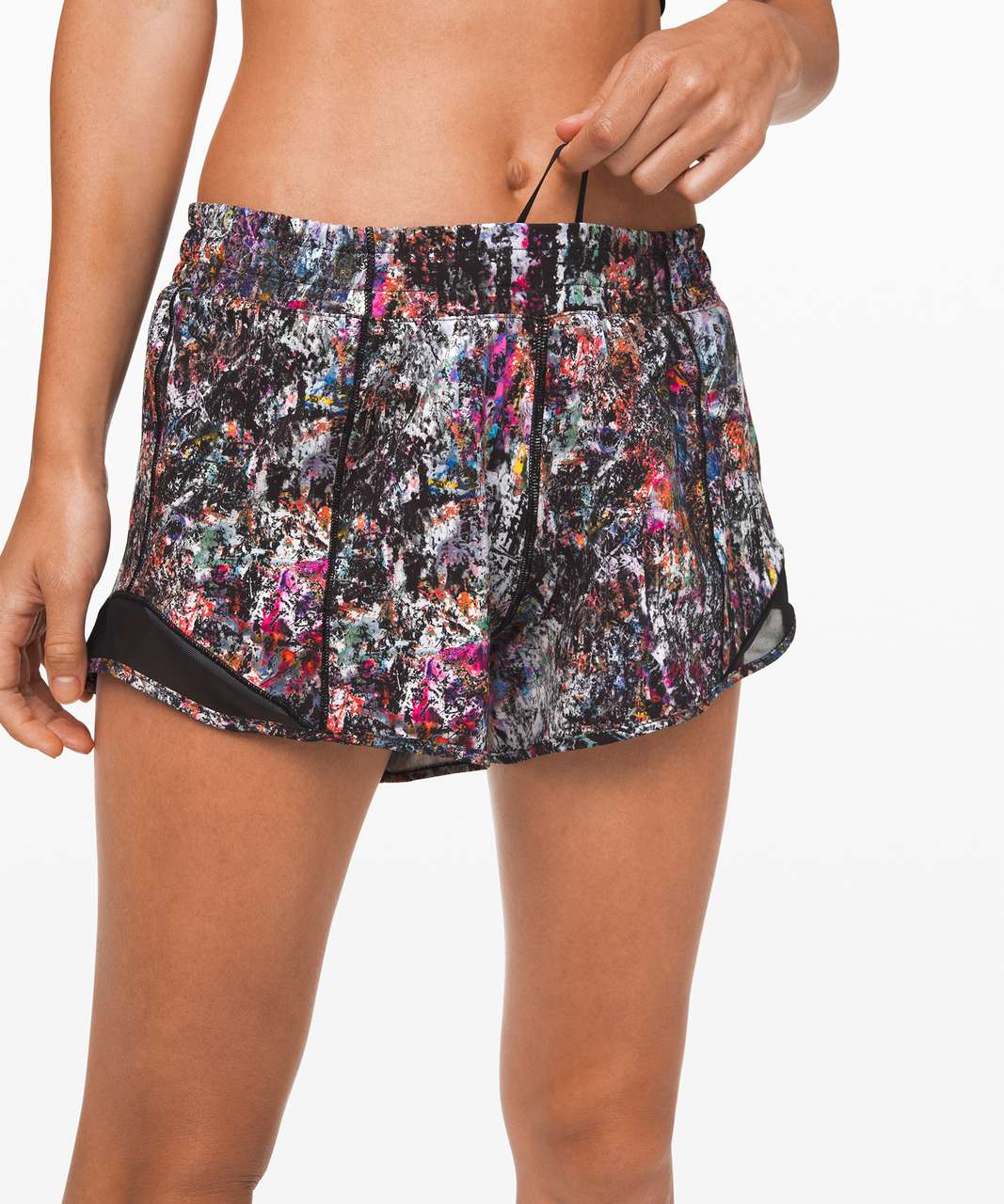 Lululemon Hotty Hot Short II *2.5 - Vitalize Multi / Black - lulu