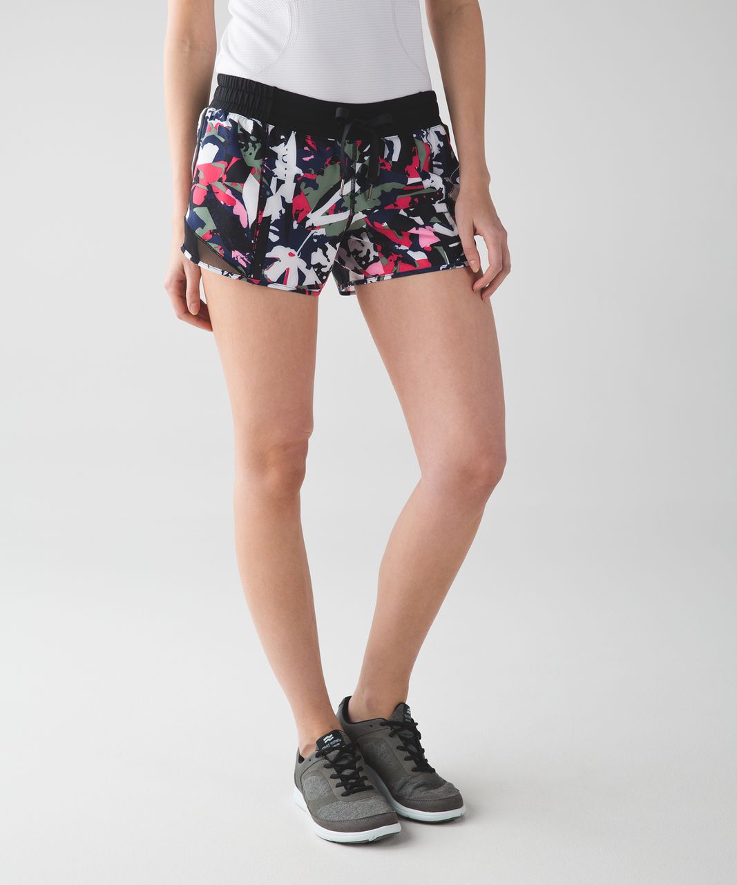 Lululemon Hotty Hot Short (Long) - Pop Cut Boom Juice Multi / Black