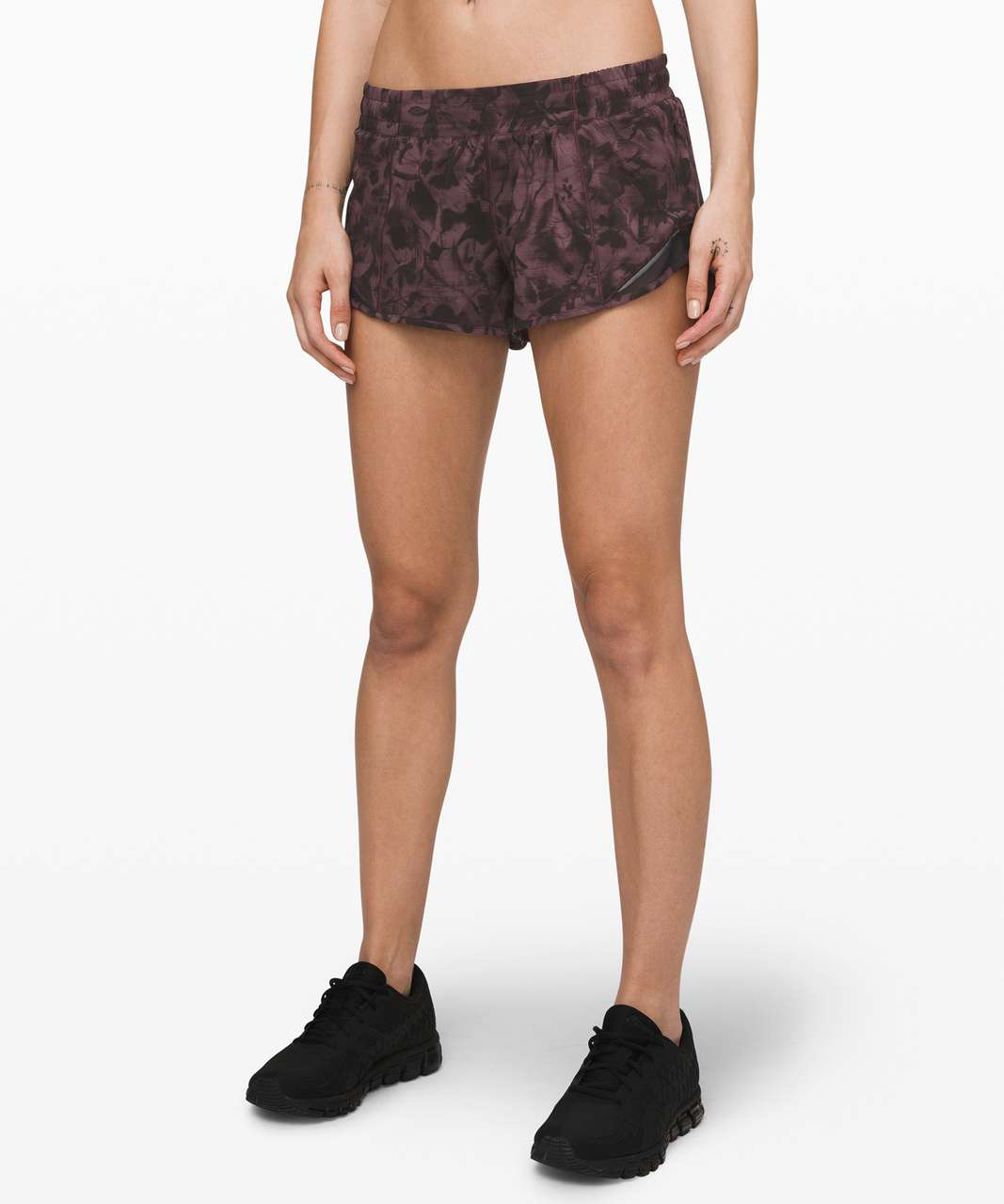 NEW LULULEMON Hotty Hot 2.5 HR Hi-Rise Short 0 2 4 6 Meadowsweet Pink