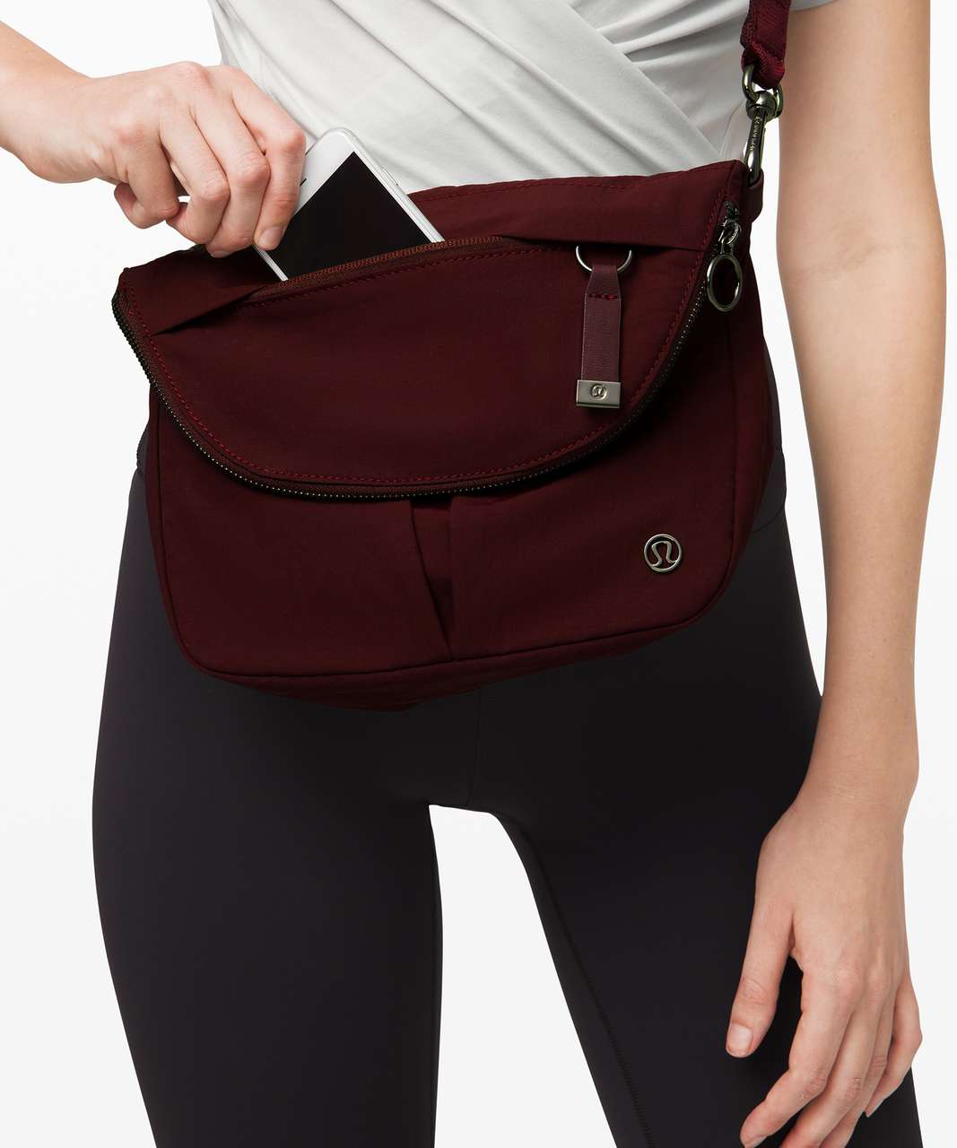 Lululemon All Night Festival Bag 5L - Black Cherry