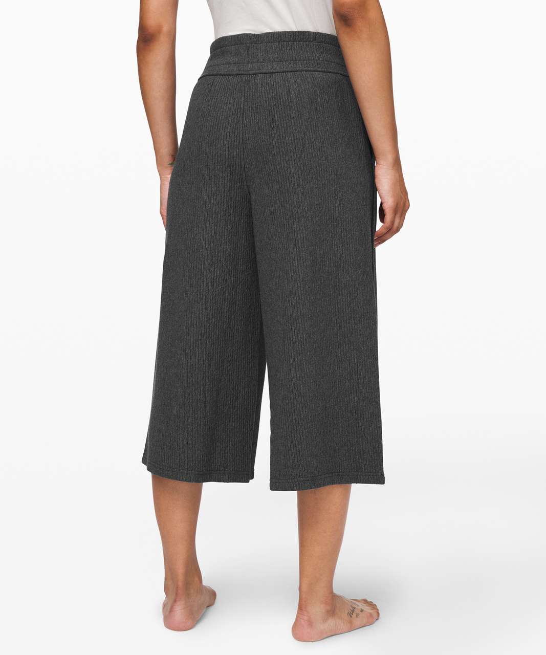 Lululemon Retreat Yourself Crop - Heathered Core Dark Grey