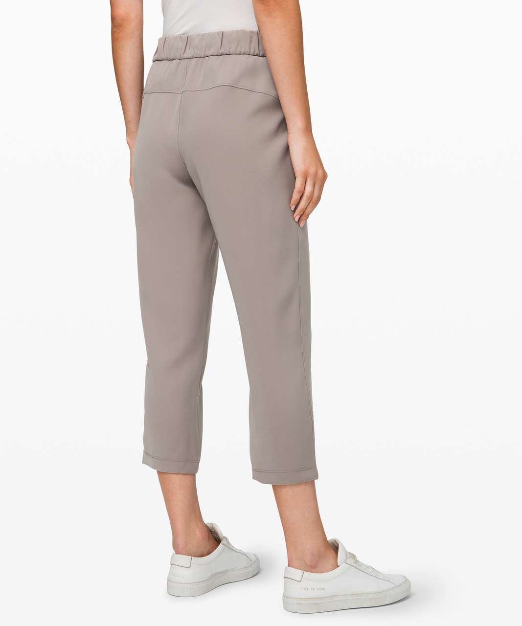 Lululemon On the Fly Crop *Woven 23" - Carbon Dust