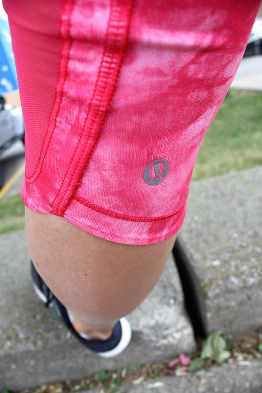 Lululemon Sun Runner Crop - Tidal Trip Boom Juice / Boom Juice