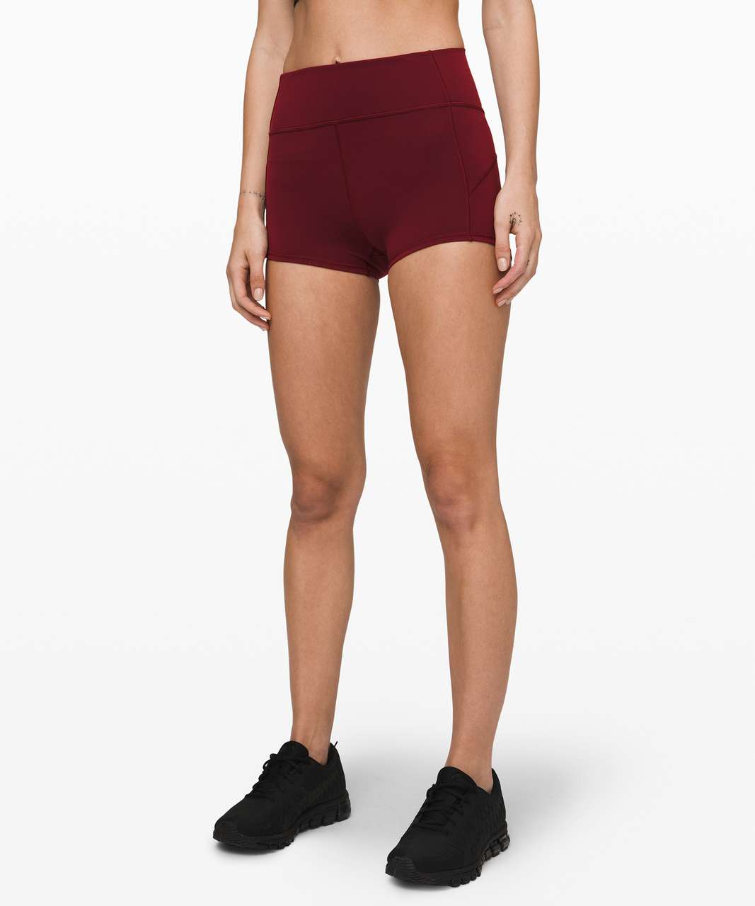 Lululemon In Movement Short *Everlux 2.5" - Deep Rouge