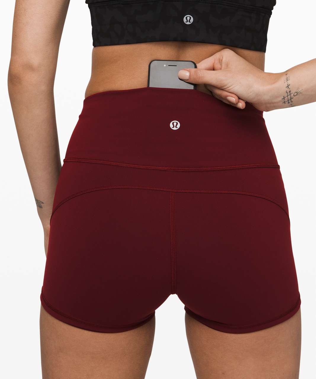 Lululemon In Movement Short *Everlux 2.5" - Deep Rouge