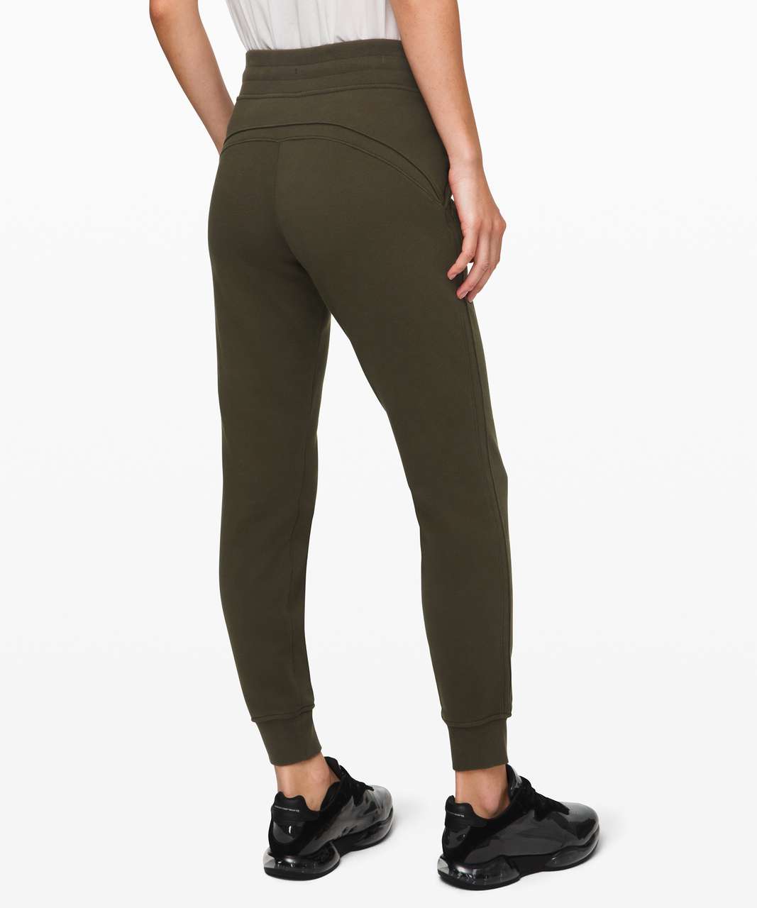 Medium Olive & Dark Olive 💚 Daylight vs Indoors : r/lululemon